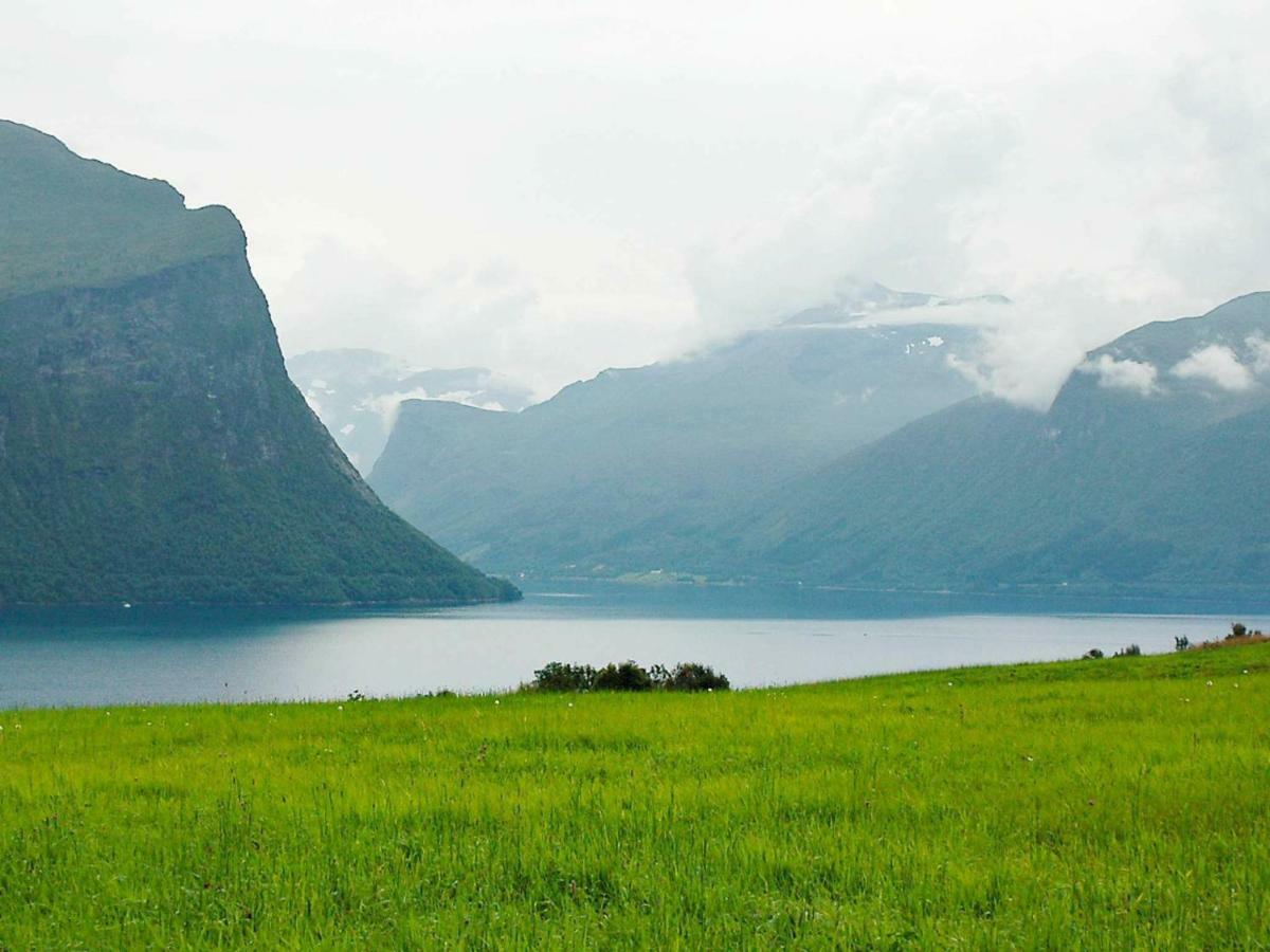 Three-Bedroom Holiday Home In Isfjorden Torvik エクステリア 写真